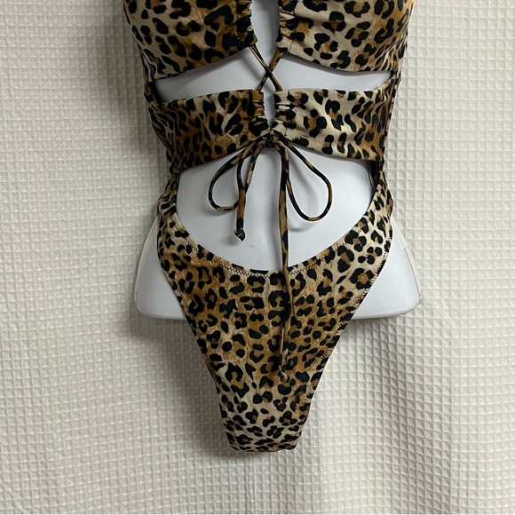 CHYRII Popular ladies one piece high cut lace up swimsuit size XL (NWT) - Picture 3 of 6